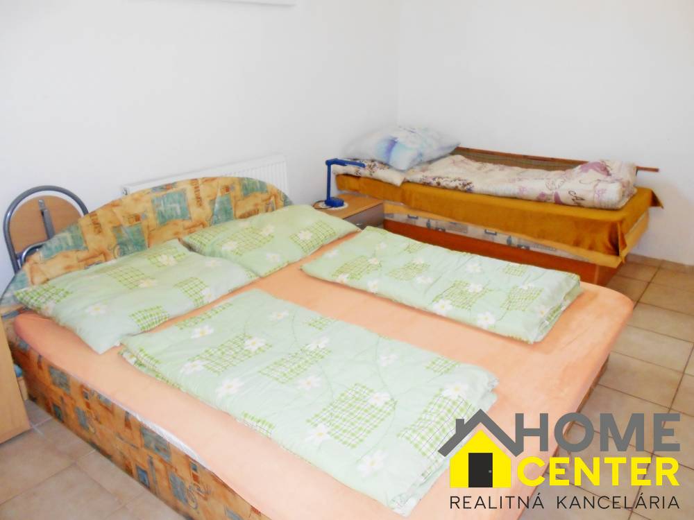 Na predaj :7 izbový rodinný dom - ubytovanie Podhájska , - 12