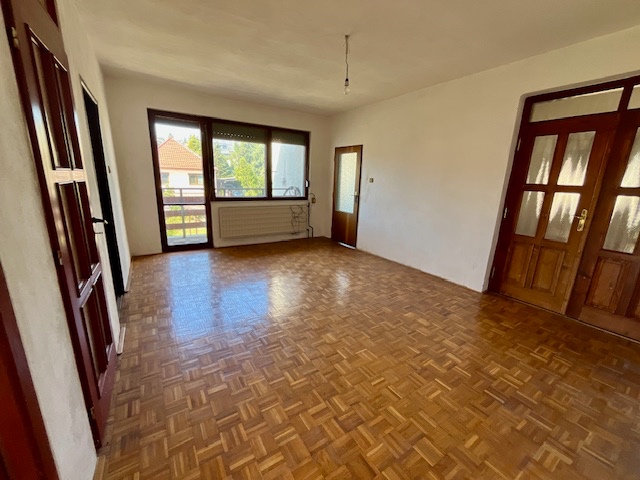 Veľký rodinný dom na Čermáni, bývanie aj podnikanie - 12