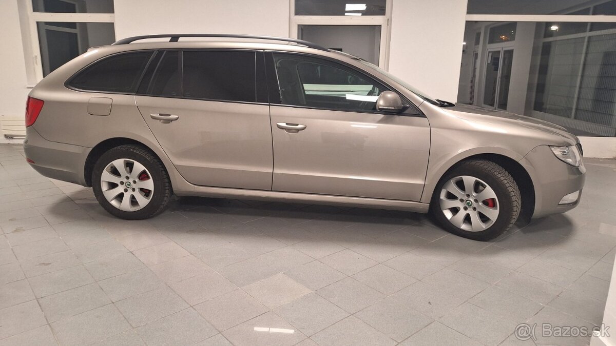 Skoda Superb Combi 1.6TDI 77kw 2013 - 12