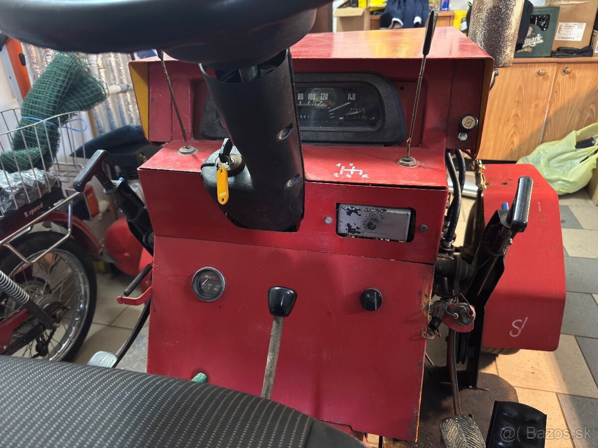 Malotraktor Škoda Taz 1500 - 12