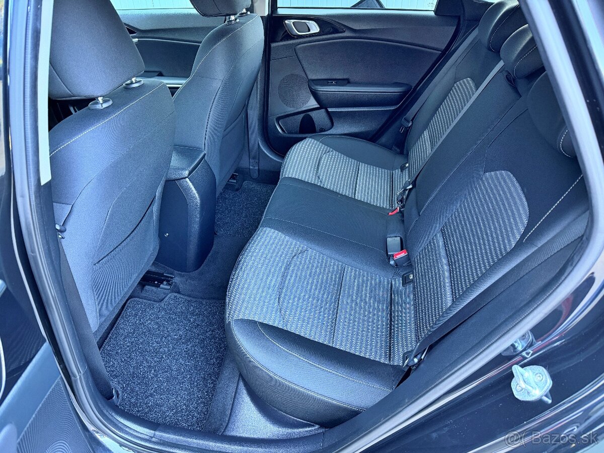 Kia CEED SW 1,5 T-GDi MT6 GOLD PLUS - 12