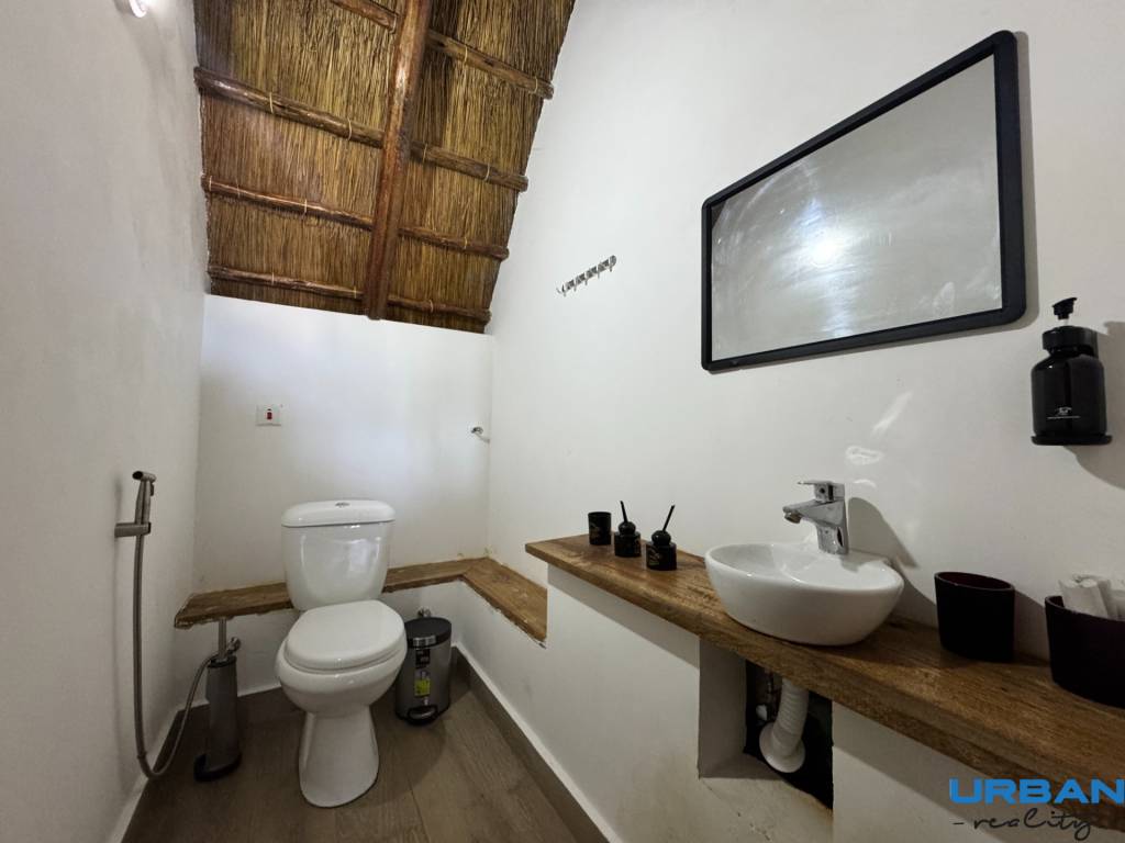 POSCHODOVÁ VILA S VÝHĽADOM NA OCEÁN - 12