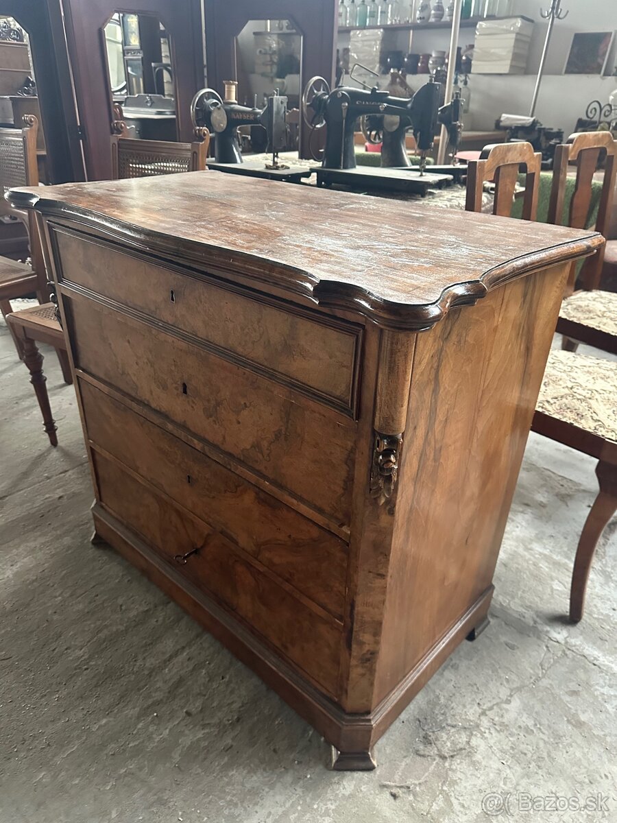 starožitná komoda - 12