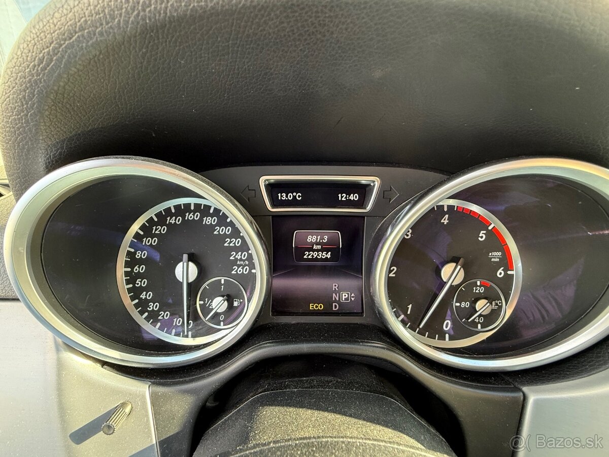 Mercedes-Benz ML 350 BLUETEC 4MATIC - 12