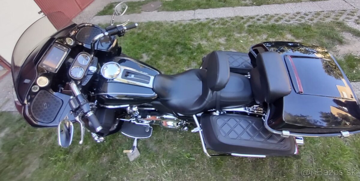 Harley Davidson Road Glide - 12