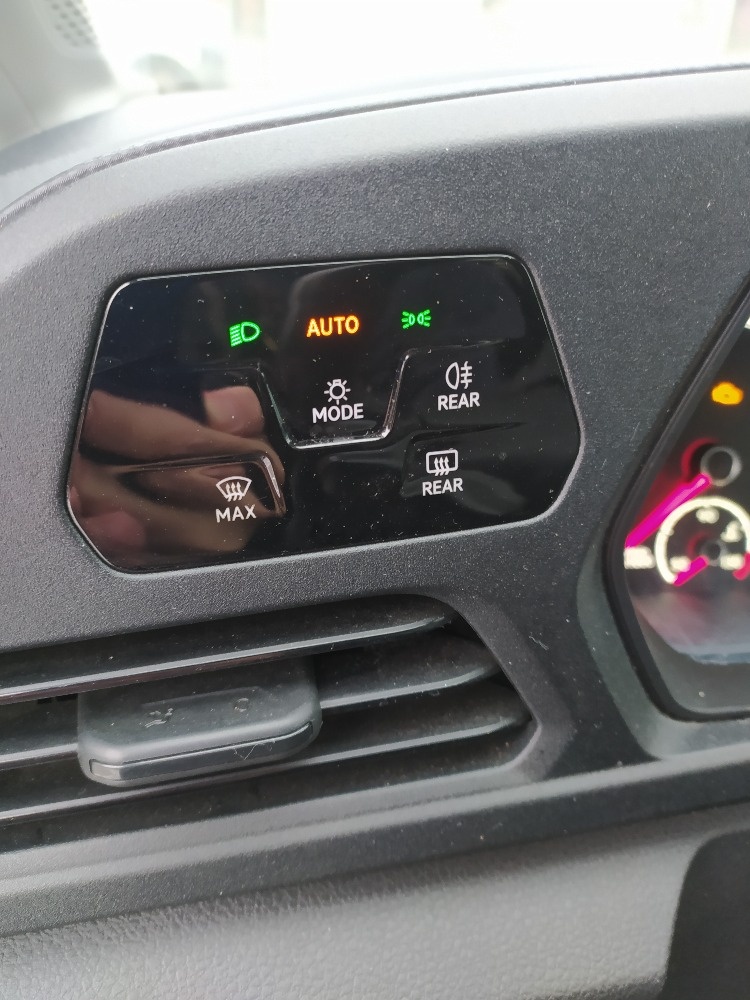 Volkswagen Caddy 2.0 TDI 90 kW - 12