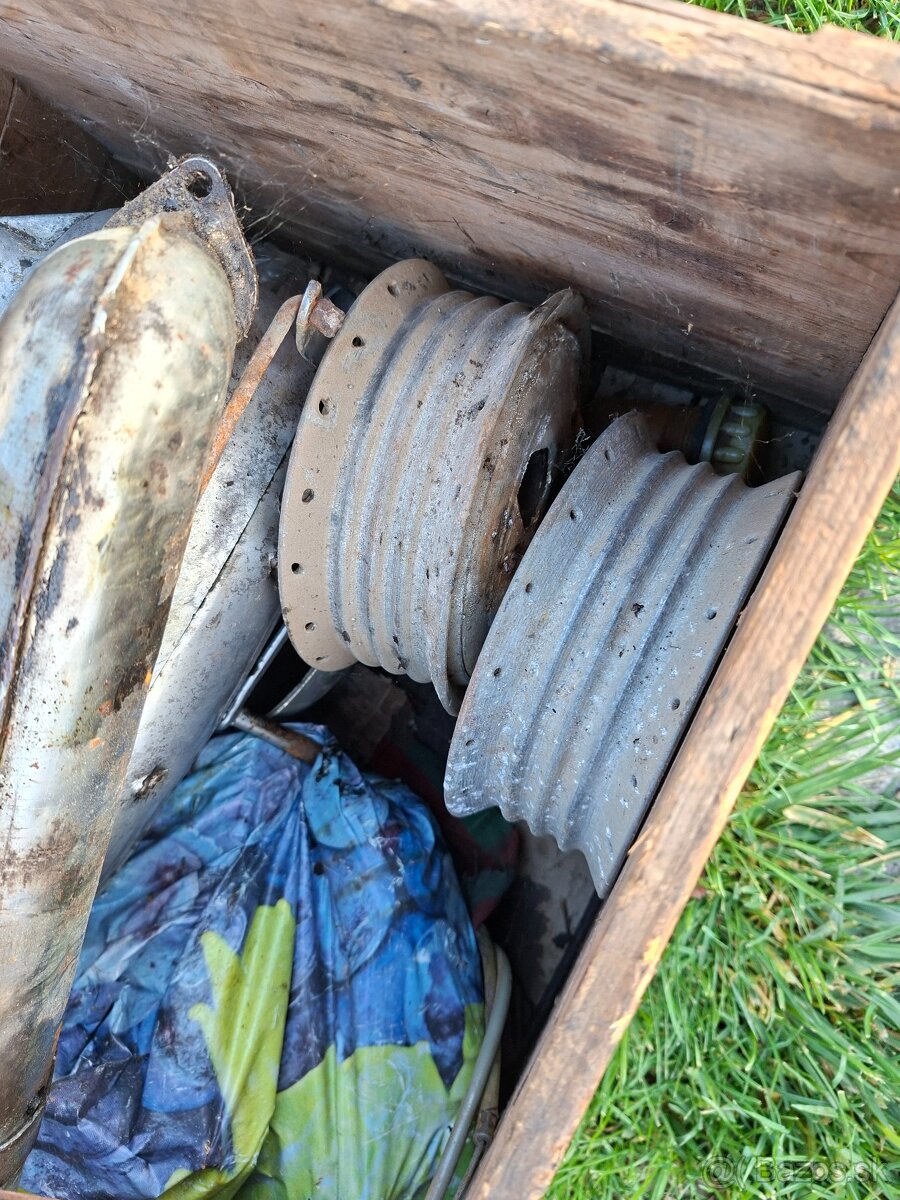 Jawa 555, verzia s revmaplechmi - 12