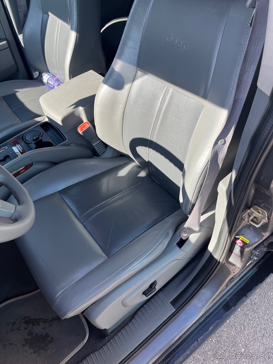 Jeep Grand Cherokee 5.7 HEMI - 12