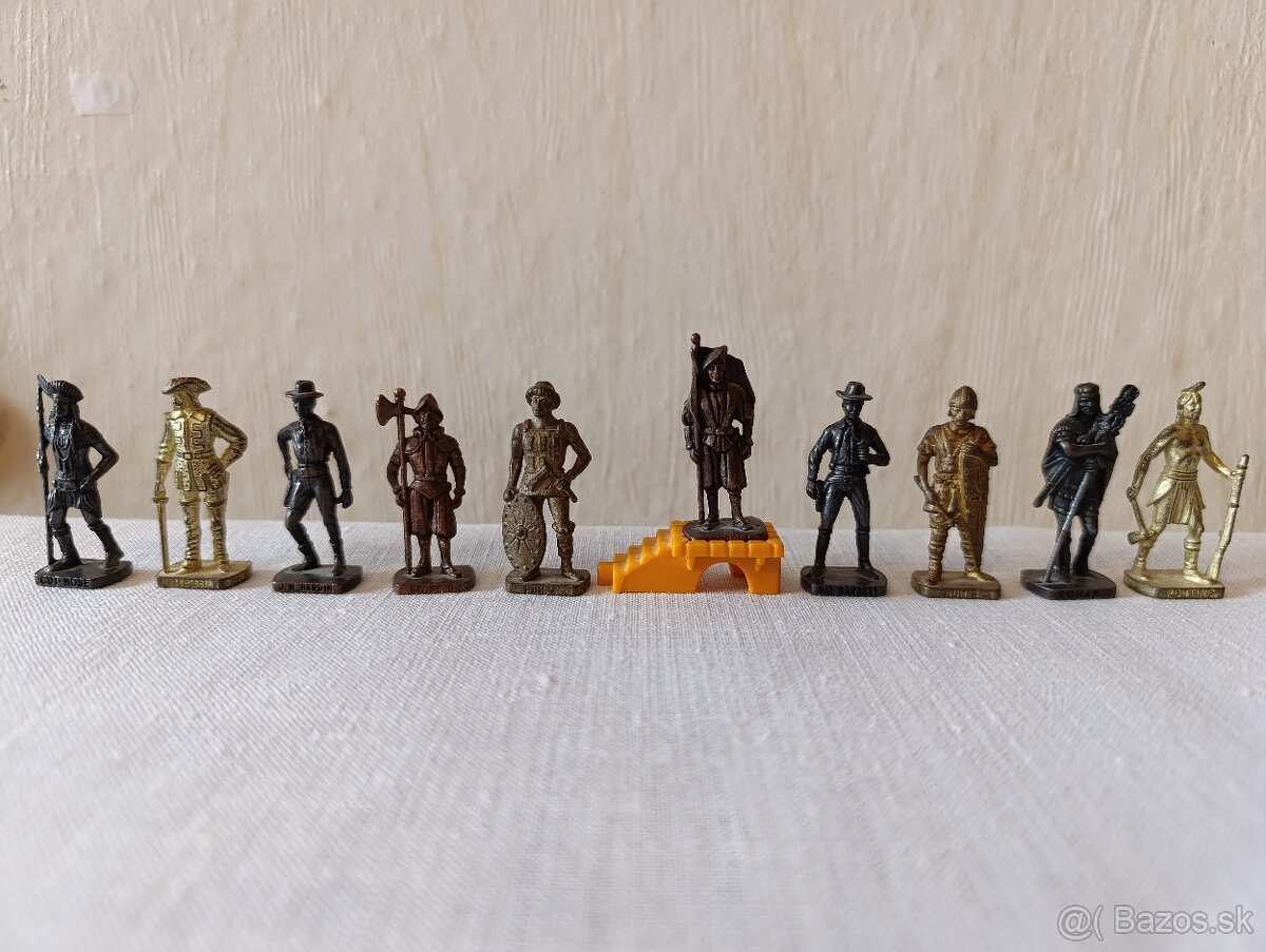 KInder figúrky - 12