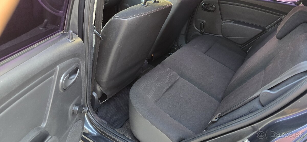 Dacia Sandero Stepway 1,6MPi M2010 - 12