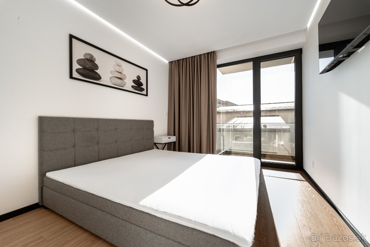 Luxusný 3-izbový Byt s balkónom a garážovým parkovaním - 12