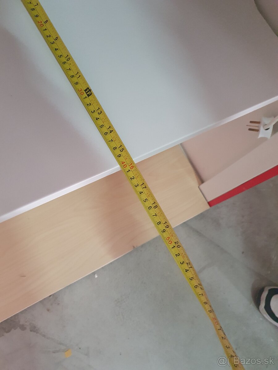 Regal, stojany a závesný system do predajne - 12