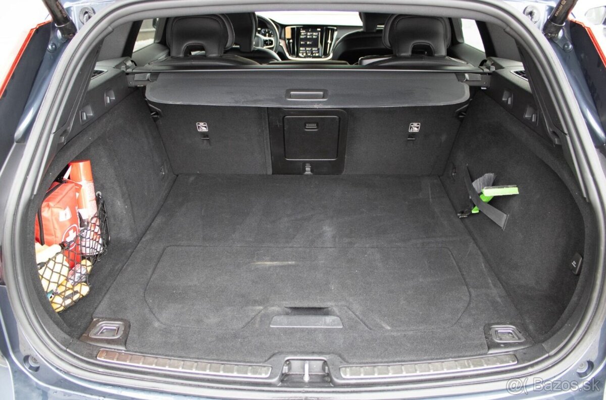 Volvo V60 Cross Country D4 AWD Pro AUTO. - 12