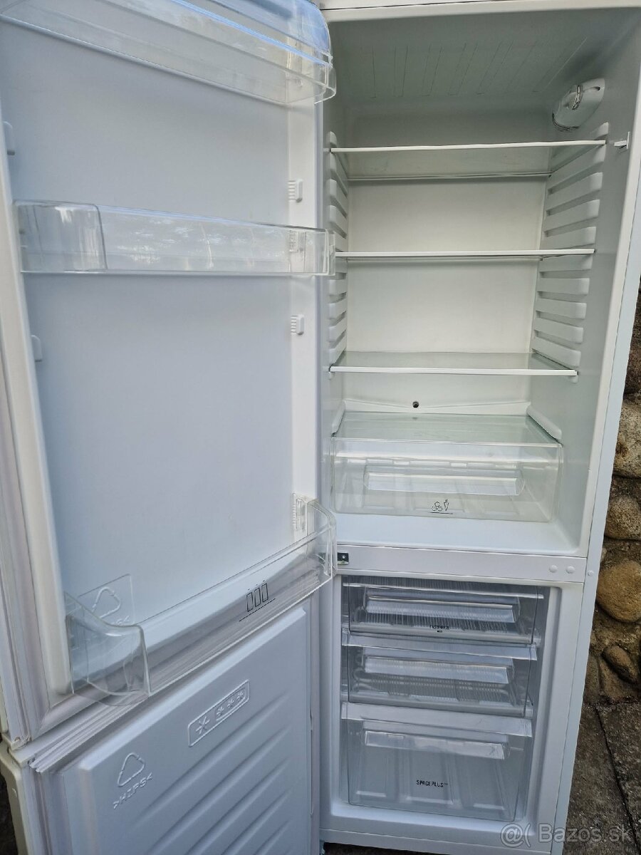 Electrolux chladnička s mrazničkou dole - 12