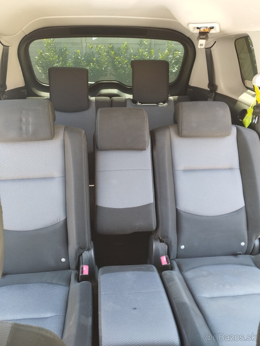 Mazda 5 1.8, 7 miest, ťažné - 12