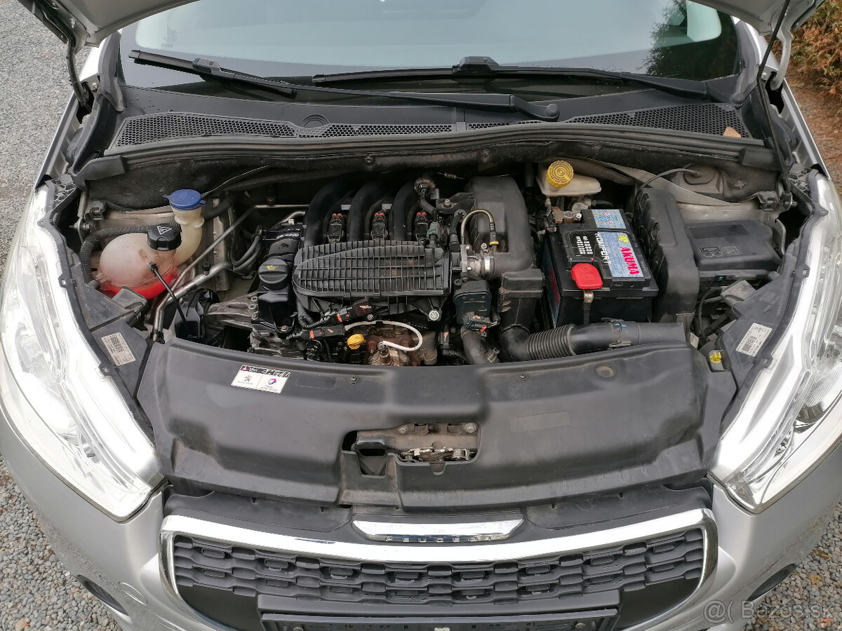 Peugeot 208 1,2 - 12