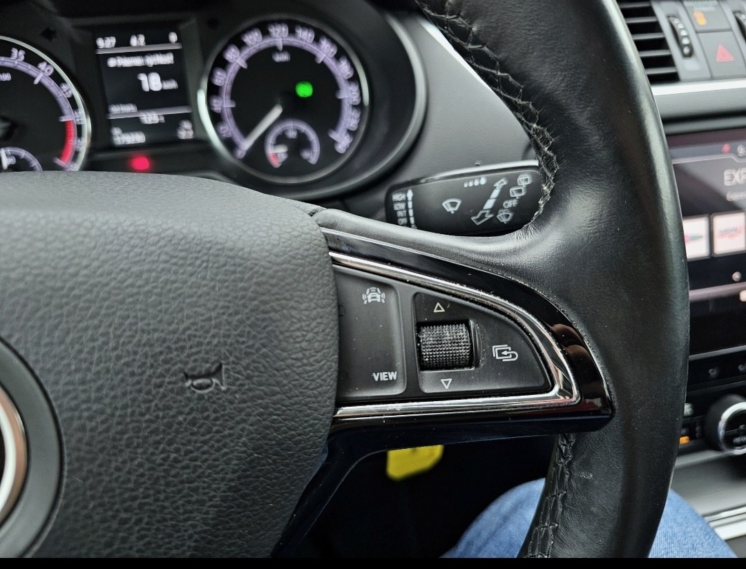 ROLOVACIE KOLIESKA NA MULTIFUNKCNY VOLANT - 12