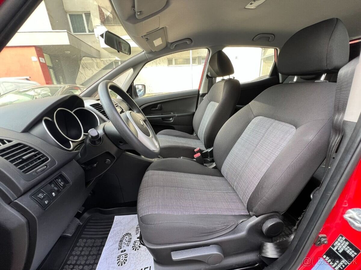 KIA Venga 1.6CVVT AT/4 - 12