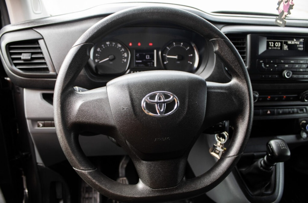 Toyota Proace 110kW (2019) - 12