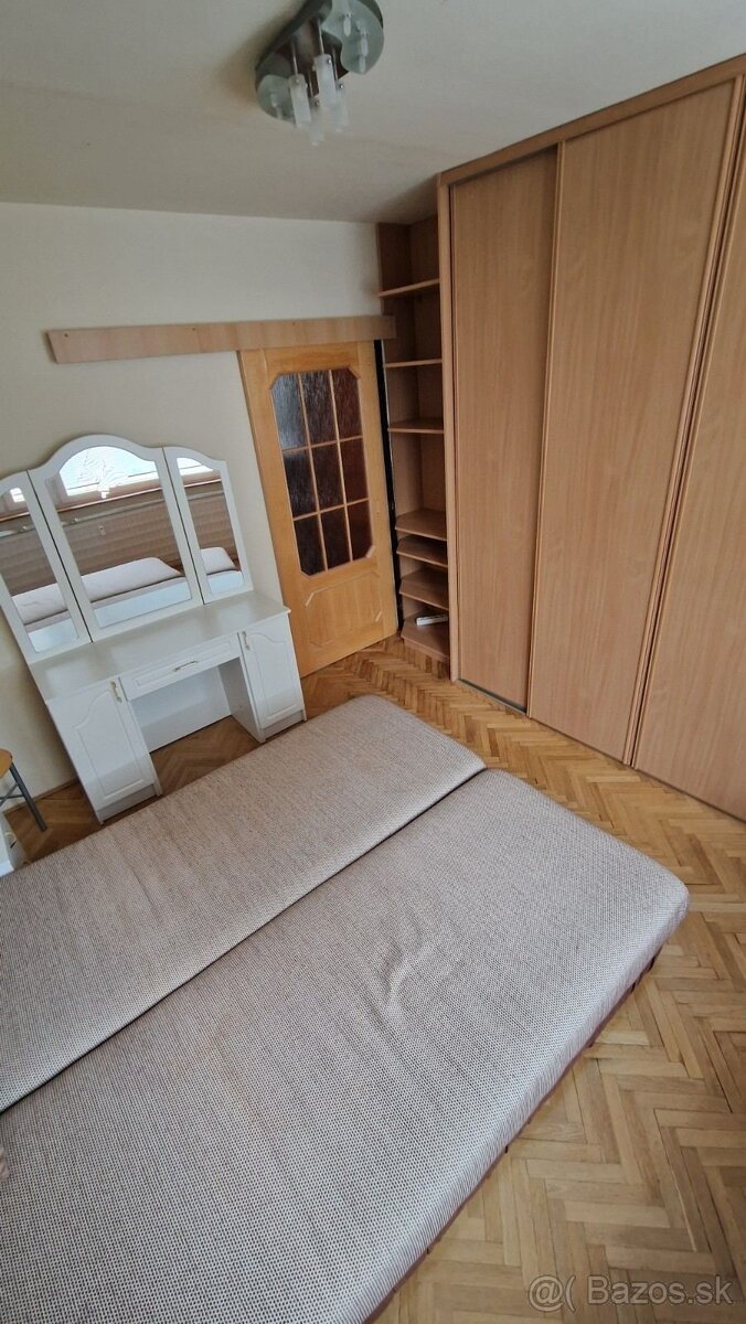 Prenajmem 3.izbový byt - 12
