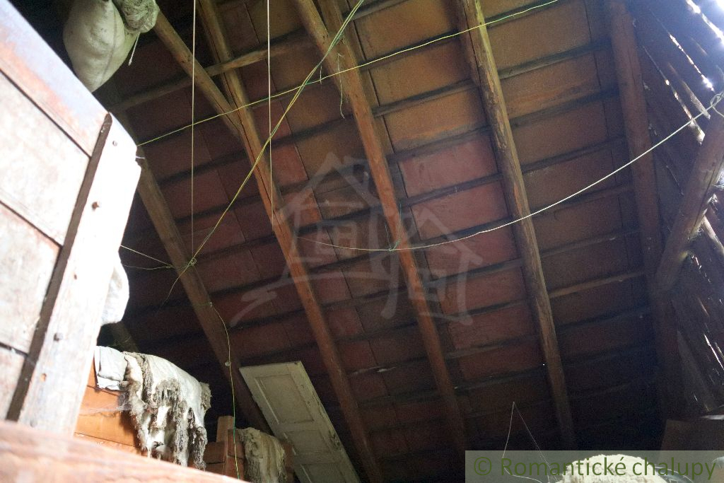 EXKLUZÍVNE - Pôvodný dom a stavebný pozemok v Hriňovej - 12