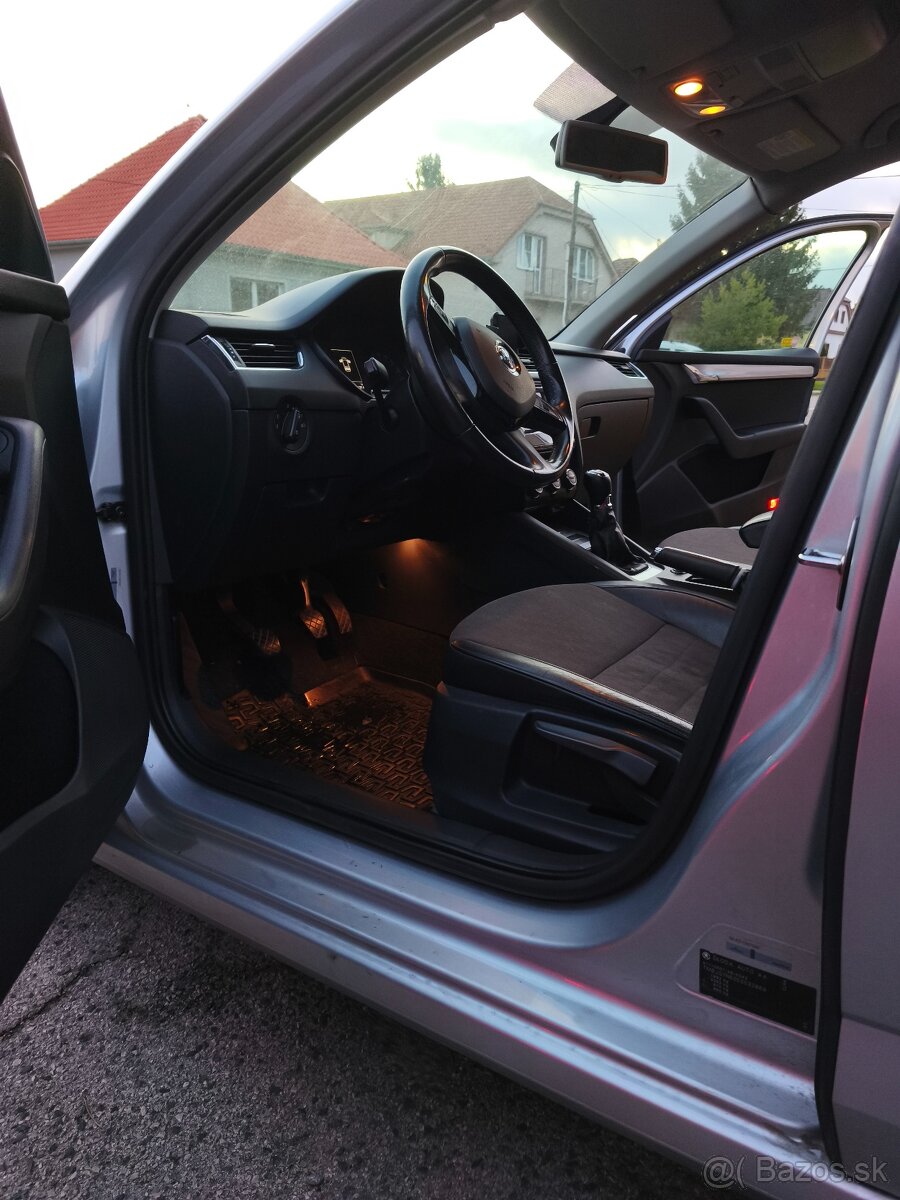 Škoda Octavia Combi III - 12