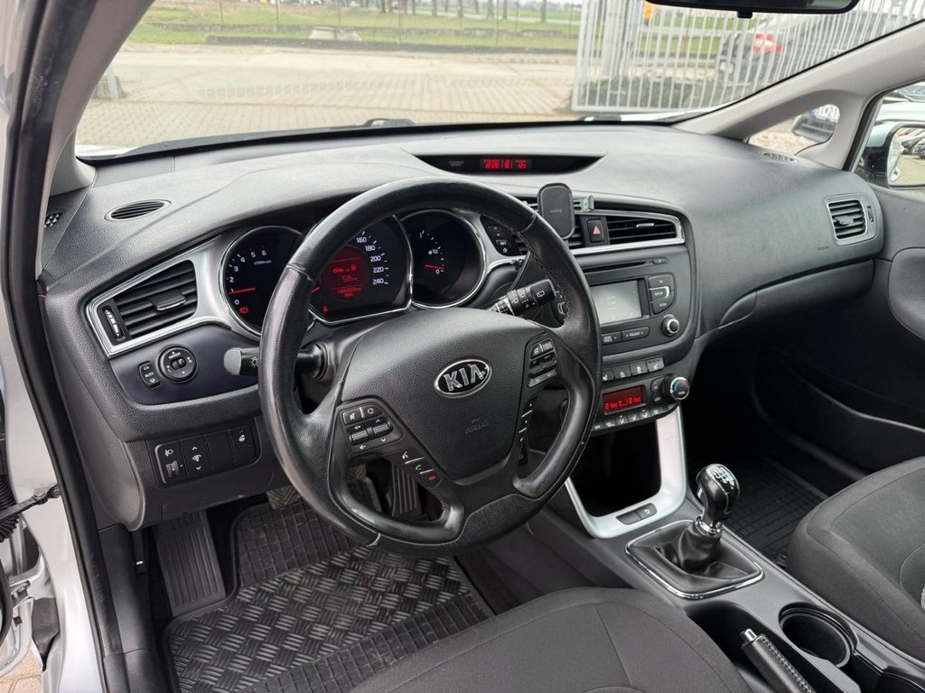 Kia Ceed 1.6 CRDi 100kw M6 GOLD - 12