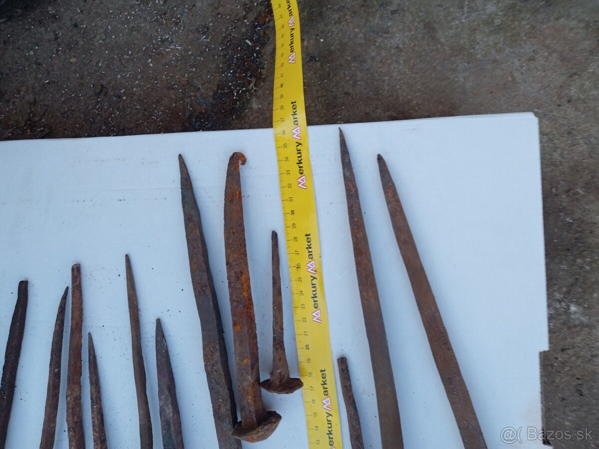 Kované klince klamre - 12