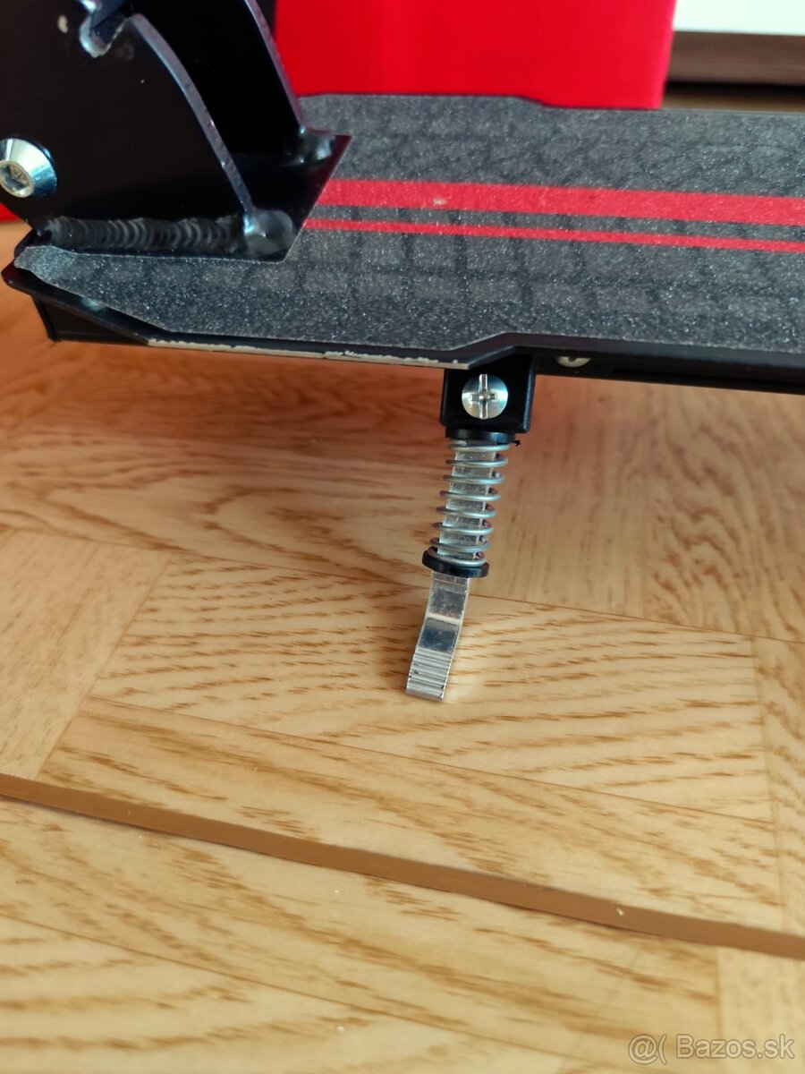 Kolobežka Ferrari - 12