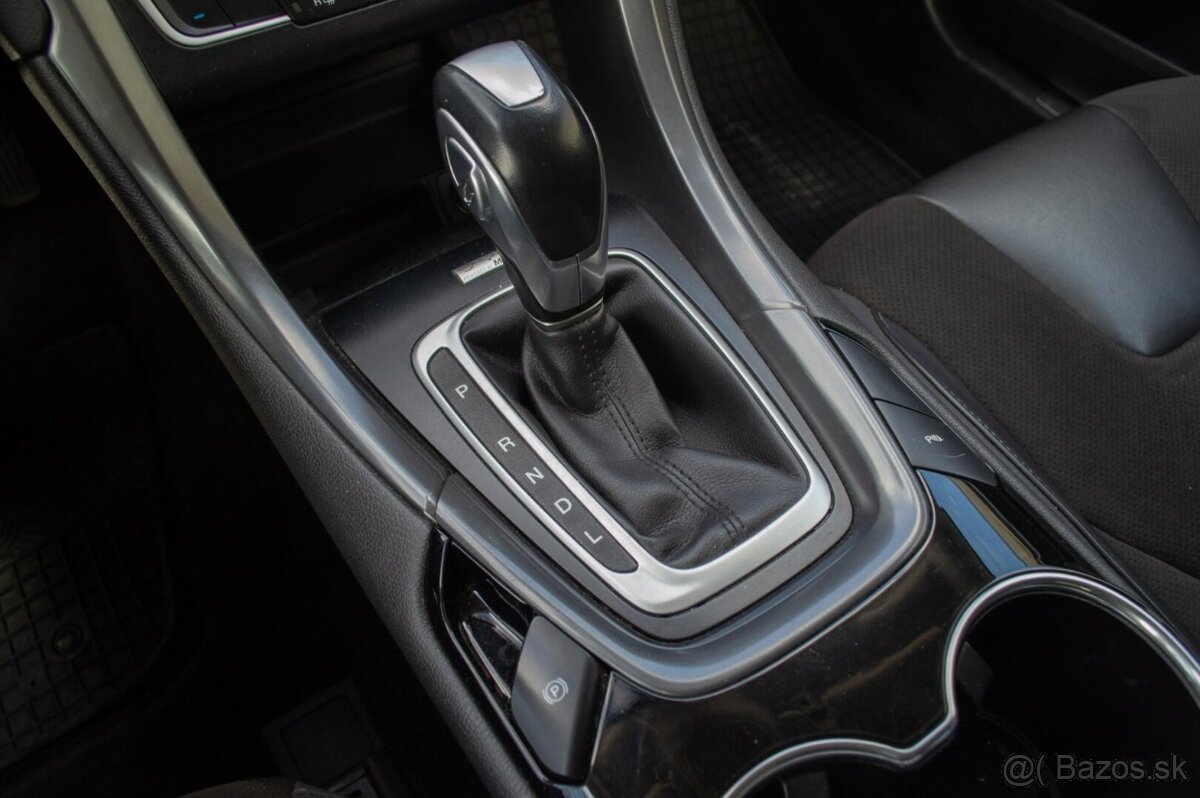 Ford Mondeo 2.0 Hybrid Titanium ODPOČET DPH - 12