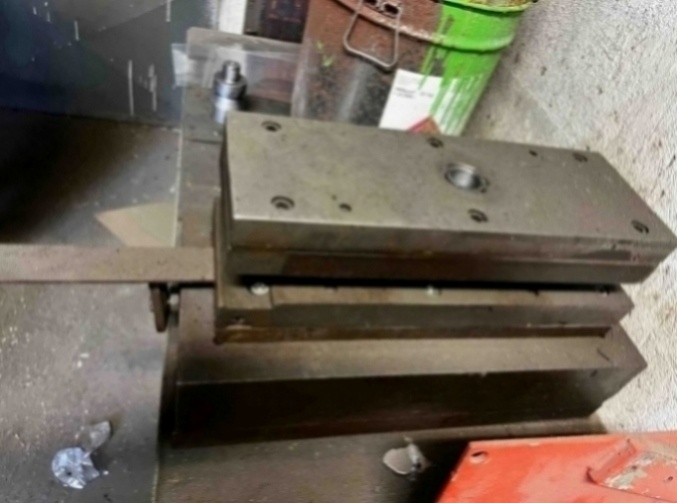 LE 400, excentrický lis, vyrobený v roce 1963 - 12