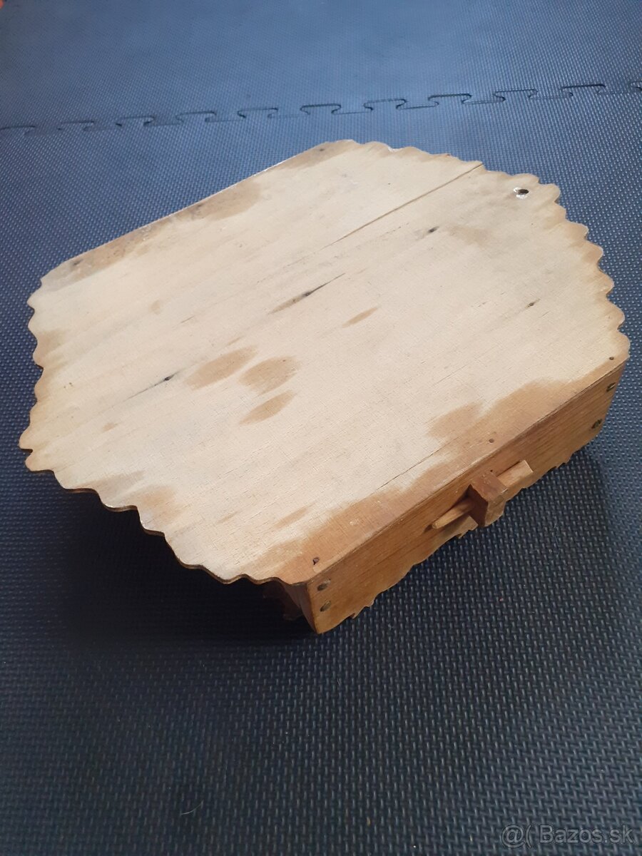 Ľudové drevené police - Podpoľanie - 12