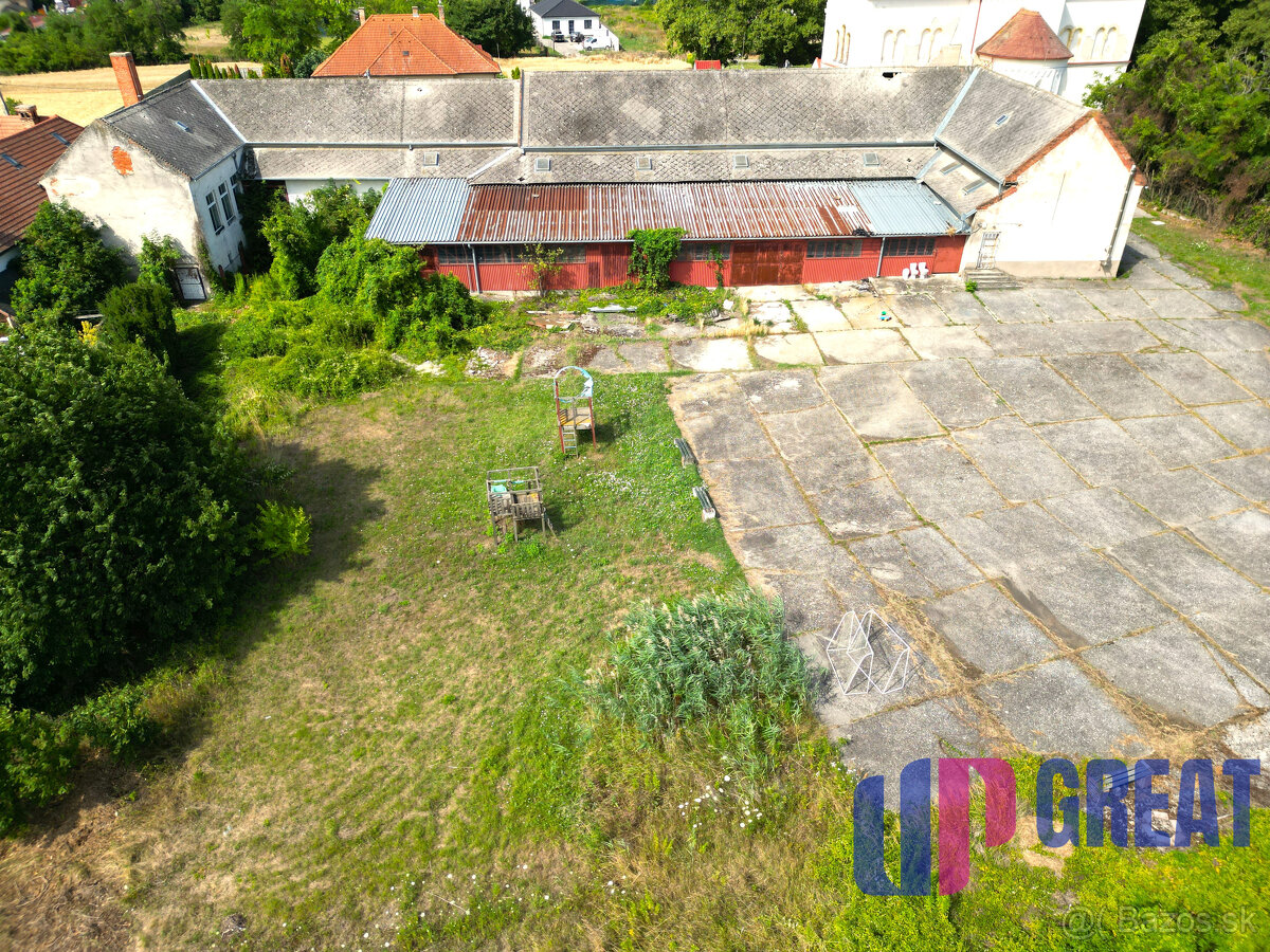 Areál v centre obce Jelka – 5287 m² - 12