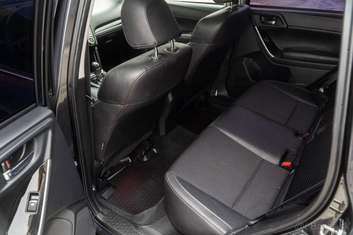 Subaru Forester 2.0i XT CVT Sport NAVI - 12