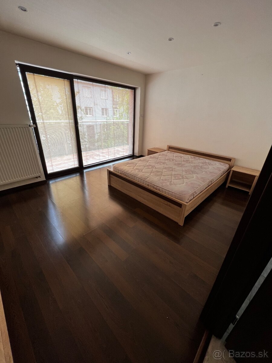 Samostatná Novostavba Uhlisko - 12