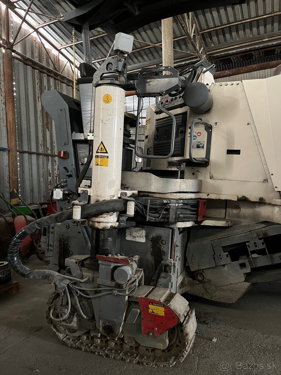 Cestná fréza Wirtgen W100F - 12