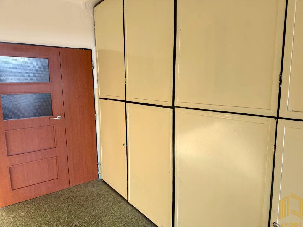 3 - IZB. BYT (79m2) s LOGGIOU, GARÁŽ, RUŽOVÁ ul. SENICA - 12