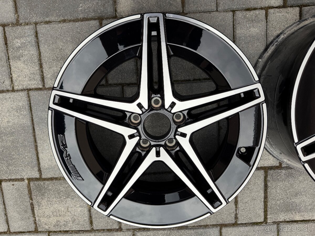 Mercedes R18 225/45 - 12