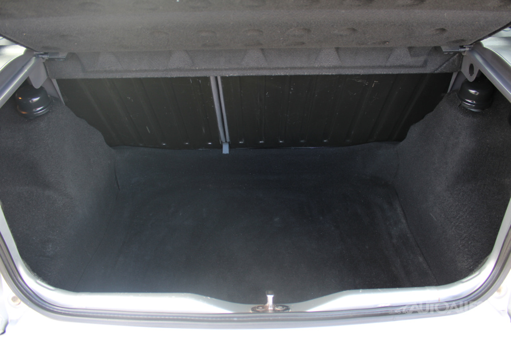 Seat Ibiza 1,4 MPi 44 kW STELLA - 12