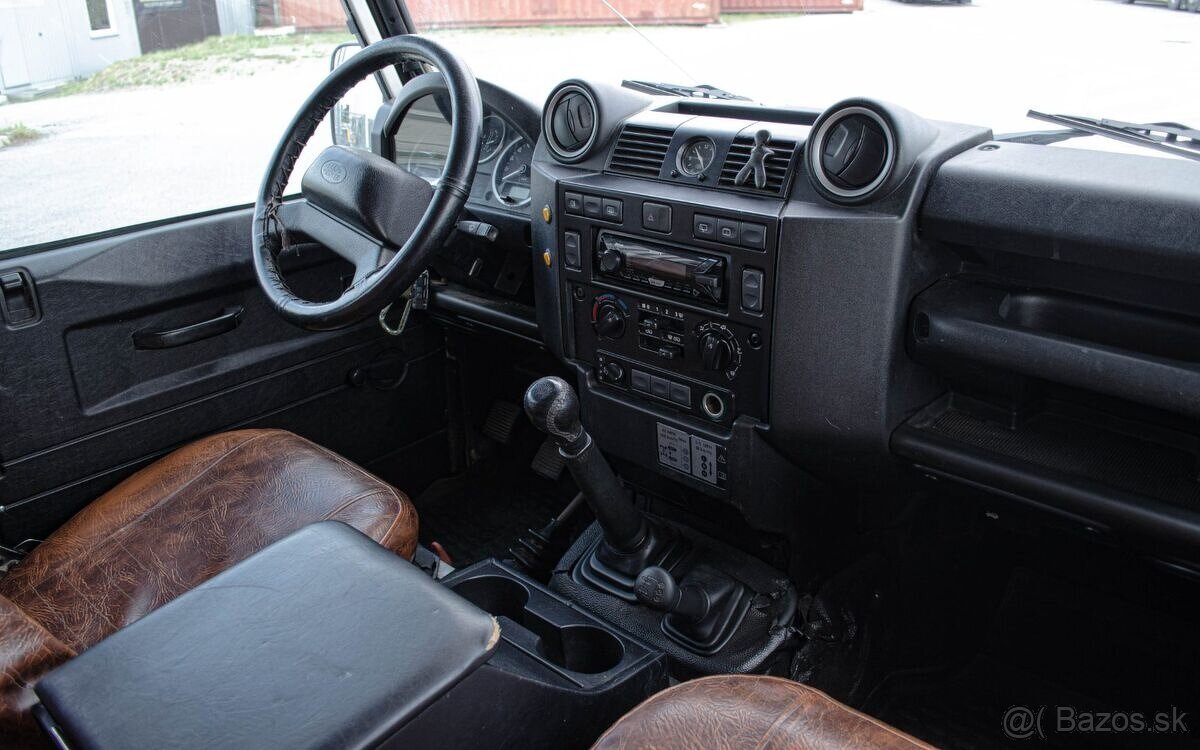 Land Rover Defender SW110 2.4 TD4 - 12