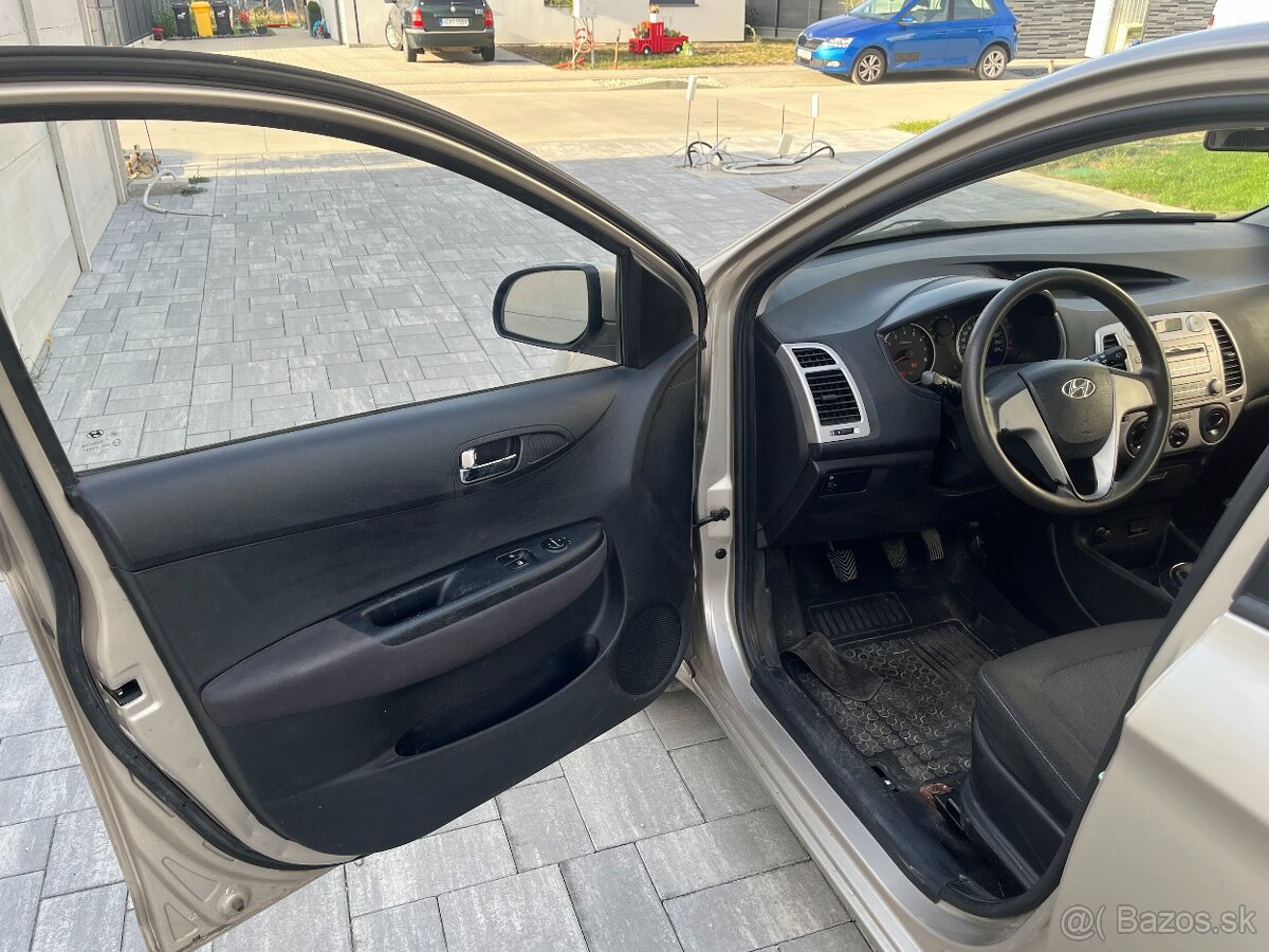 Hyundai i20, 1.2 benzín, r.v. 2011 - 12