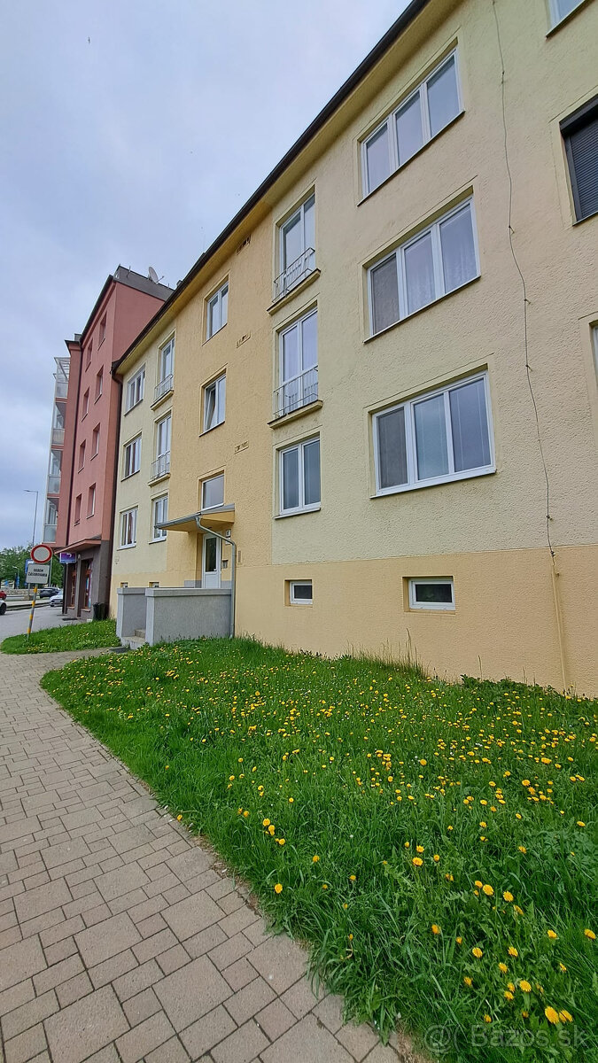 Krásny 2-izbový byt v centre Popradu na prenájom - 12