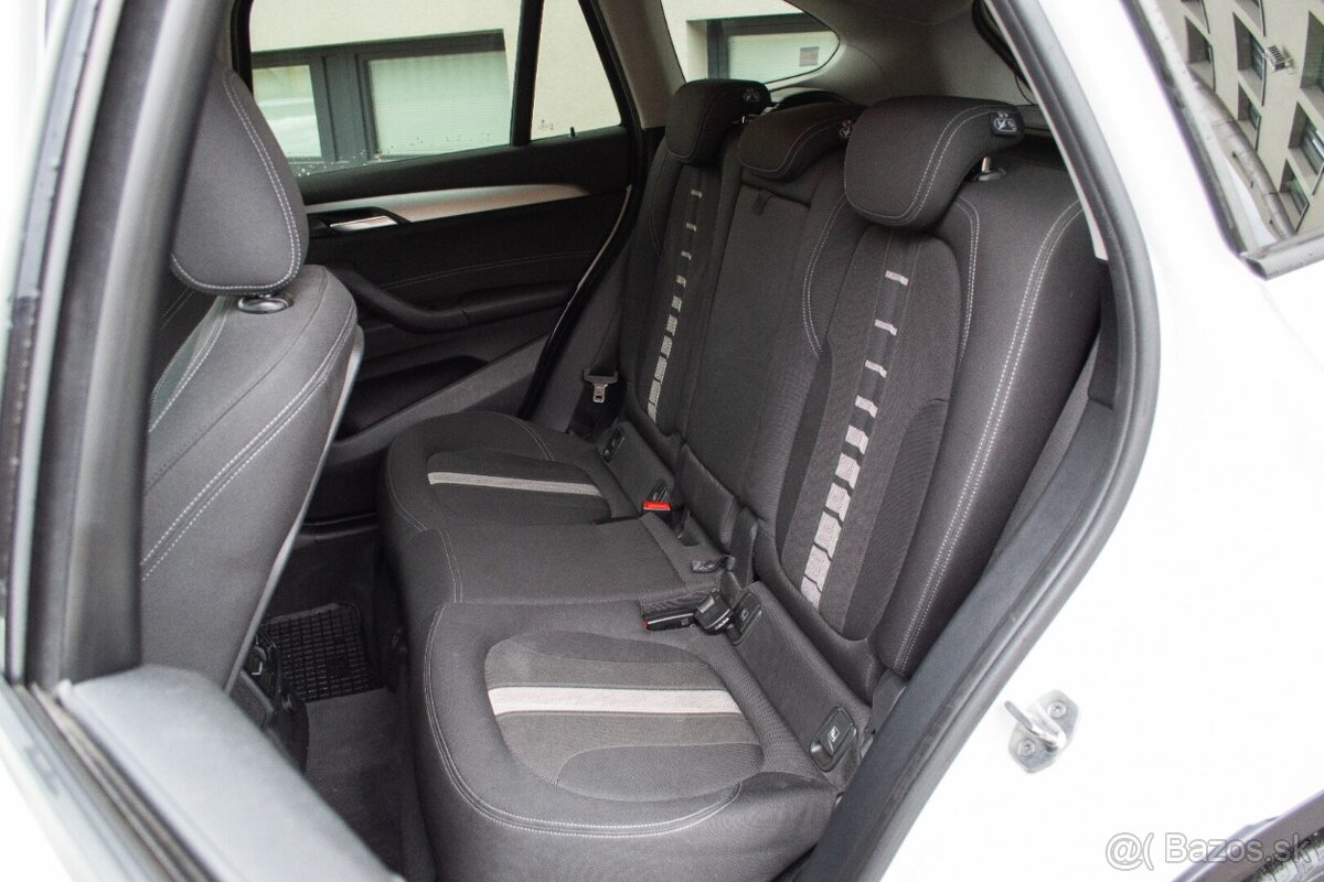 BMW X1 sDrive 18i Advantage A/T - 12