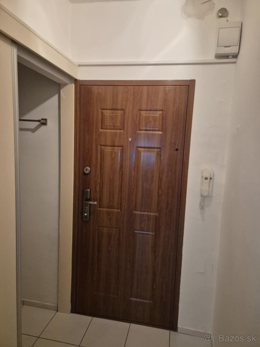 Garzónka, ul. Hviezdna, Komárno - 12