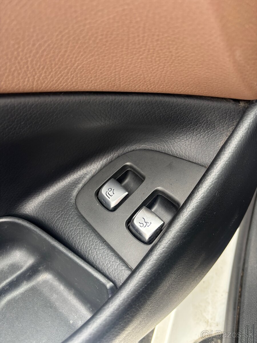 Mercedes-Benz E220d All-Terrain - 12