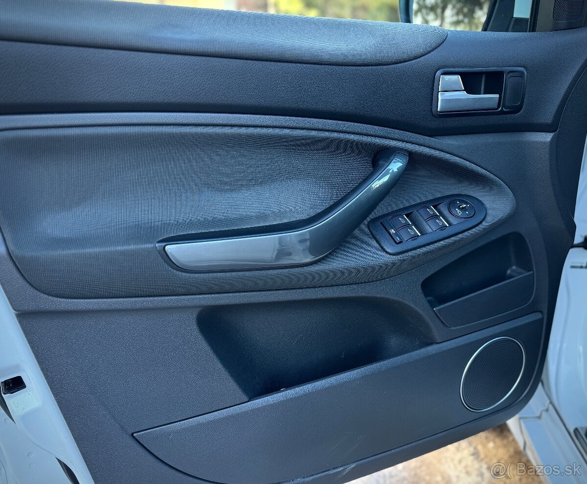 FORD KUGA 2.0 TDCi ST-Line 4x4 - 12