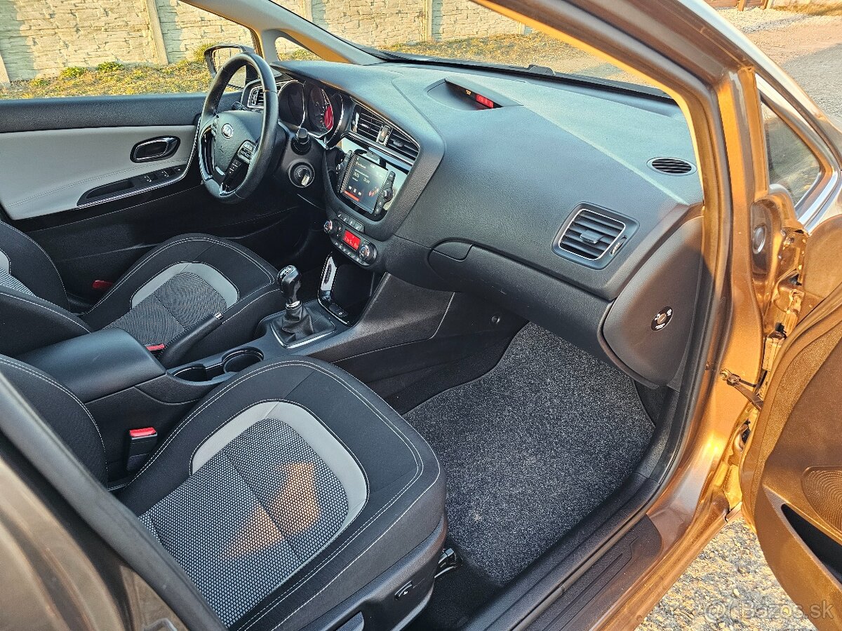 KIA Ceed 1.6 GDI 2018 Gold - 12