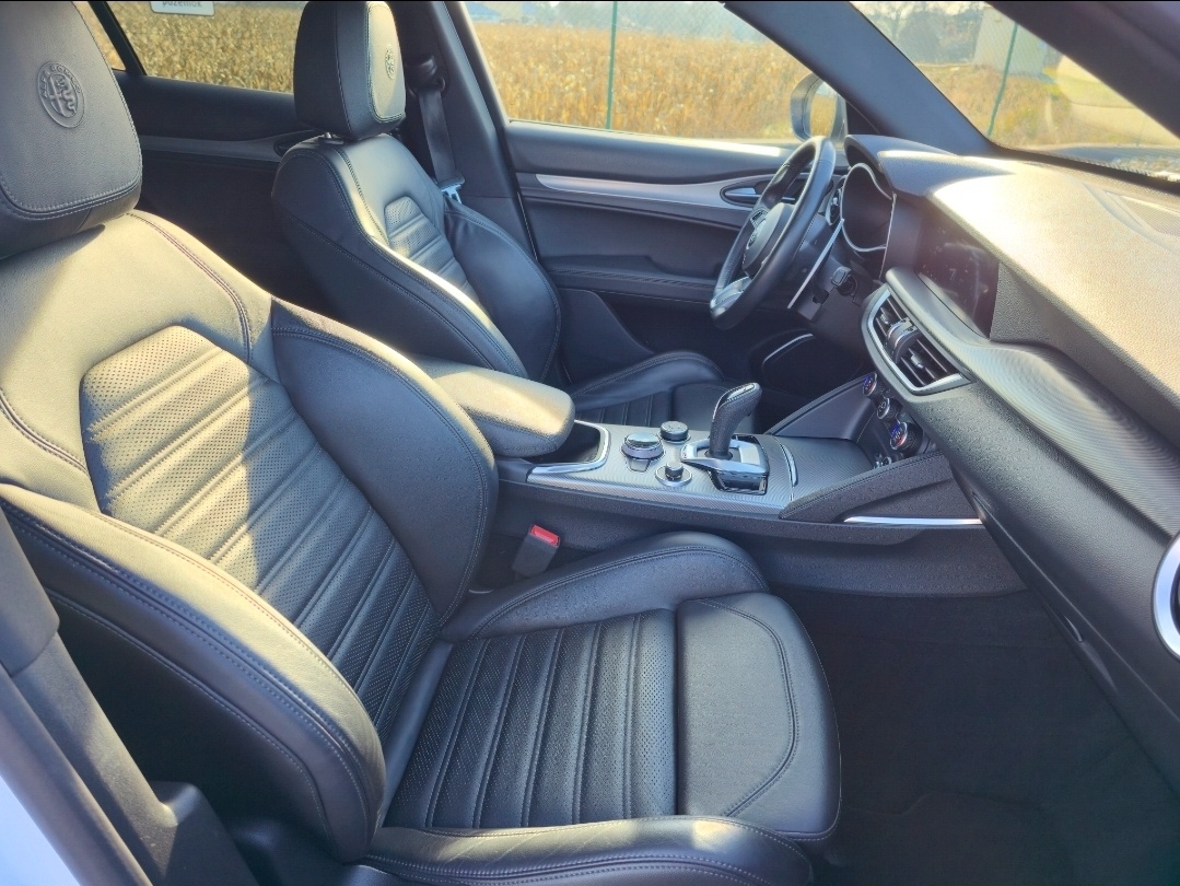 Alfa Romeo Stelvio 2.0 Q4 2022 - 12