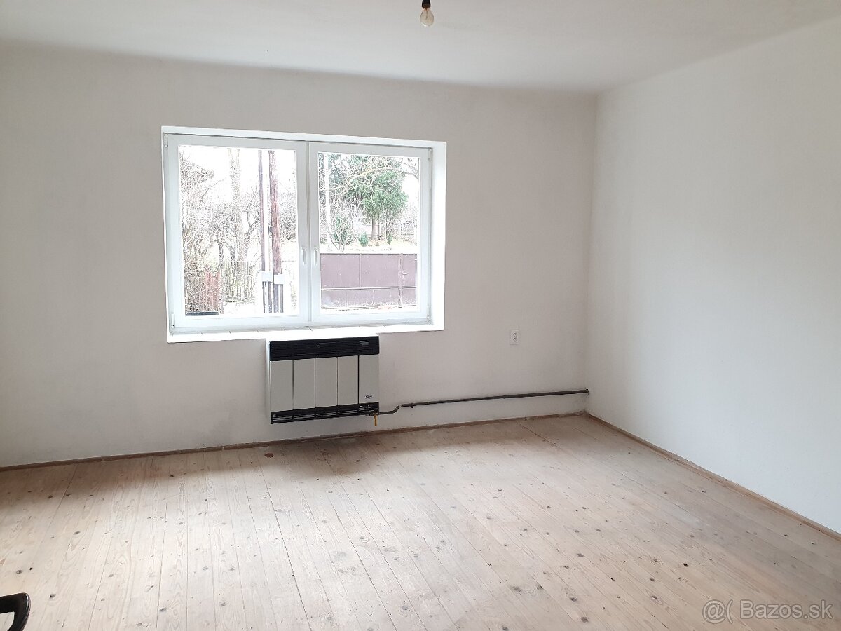 Kvalitný murovaný rodinný dom v okrese Levice - 12