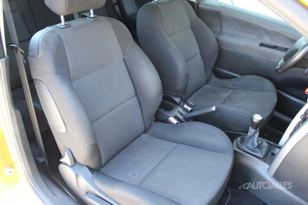 Peugeot 207 1,4 i 16V 65 kW - 12